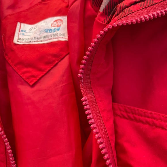 Vintage Red Raincoat with Quilted Insulation and Storm Flap - Picture 4 of 7